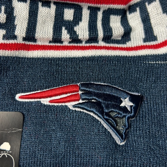 New England Patriots Winter Beanie - Picture 3 of 4